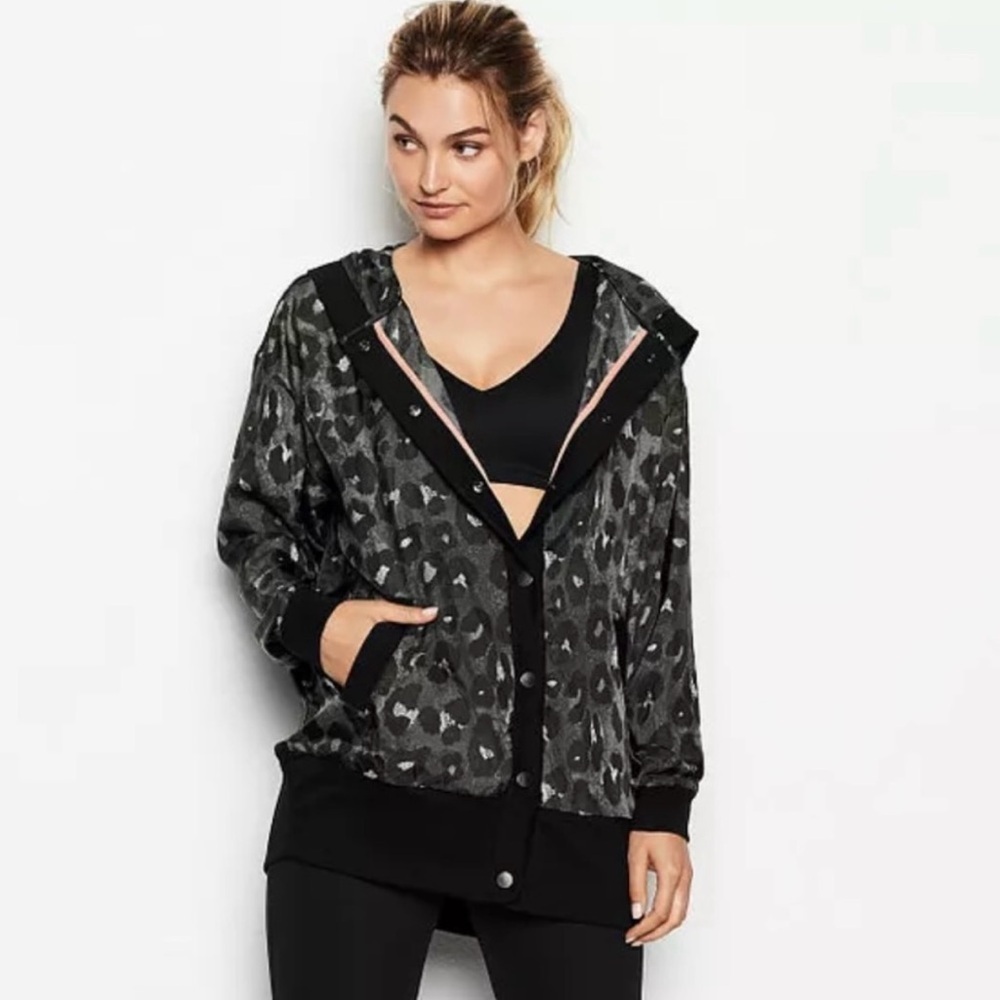 Victorias Secret Sport S Oversized Jacket Black Gray Leopard Print Snap Front